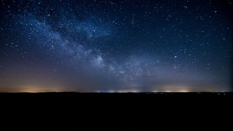 Shooting star over the Milky Way, Mars and Saturn. Photo by John Spurr.